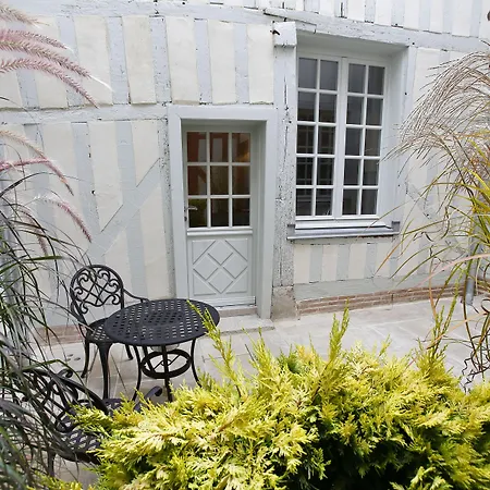 Saint Georges Aparthotel 5*