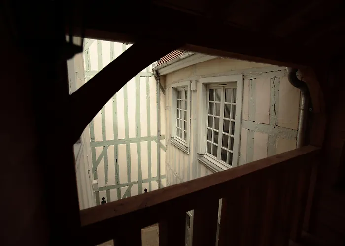 Saint Georges Appart hôtel Troyes